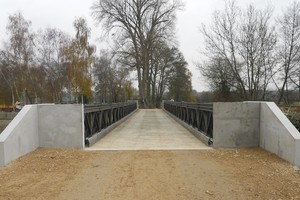 Straβenbrücke